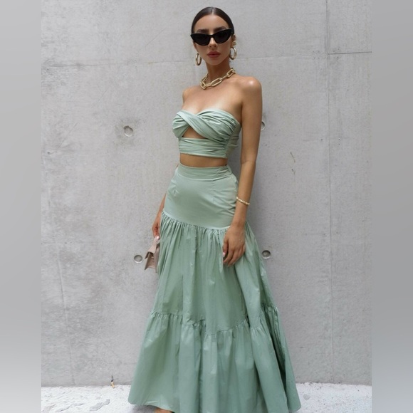 Runaway The Label Ayla Sage Green Crop Top & Maxi Skirt Set - Size Medium, US 6 - Picture 10 of 14